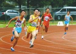 塑胶跑道每平方米报价？